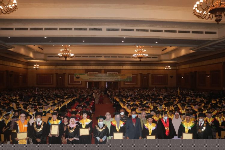 Wisuda Unbari Ke 51, Lepaskan 570 Mahasiswa Kompeten di Bidangnya